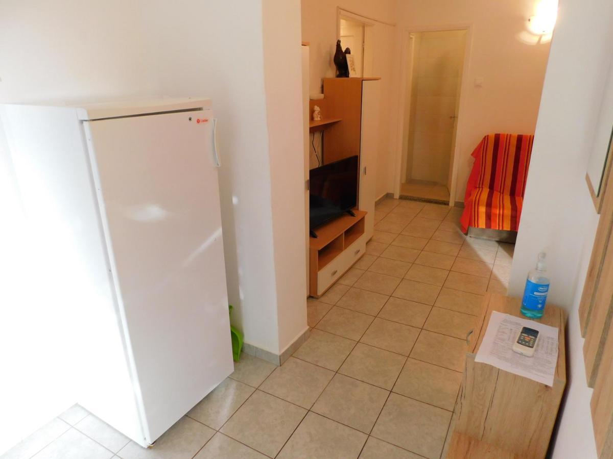 Apartments Marica Krk Town Bagian luar foto